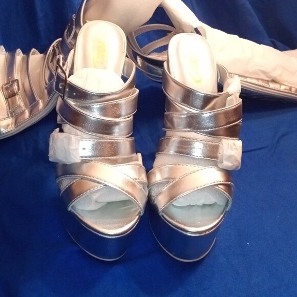 Yoki Women’s THE ONE IN CHARGE  Gladiator Platform Heels, Silver ( BRAND NEW !!! - Picture 8 of 12